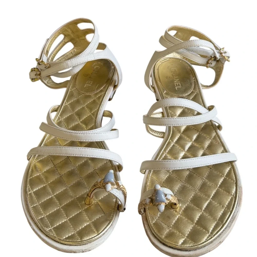 Chanel CC White Leather Strappy Gladiator Sandals Toe Loop Grippiz Jewel 38